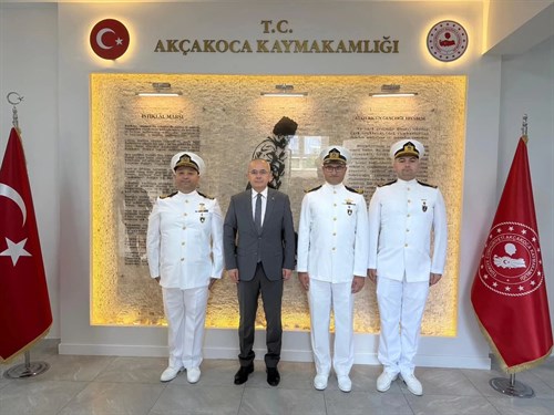 Deniz Kuvvetleri Hücumbotlarından TCG Rüzgar Komutanı Deniz Yarbay İlker Erdoğan'dan Kaymakamımıza Ziyaret