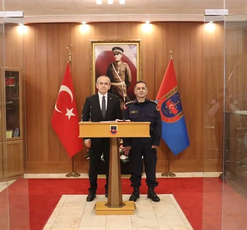 Kaymakamımız Deniz PİŞKİN; Düzce İl Jandarma Komutanı J.Kd.Alb. Mustafa TETİK’e iade-i ziyarette bulundu